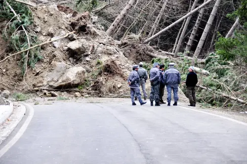 Frana a Baratoff, chiusa strada dell’Angelo Custode per lavori di ripristino