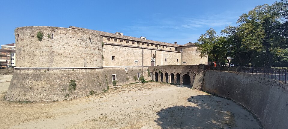 Rocca Costanza, visite confermate per l’estate 2026 nonostante i lavori